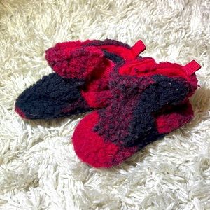 Old Navy infant slippers